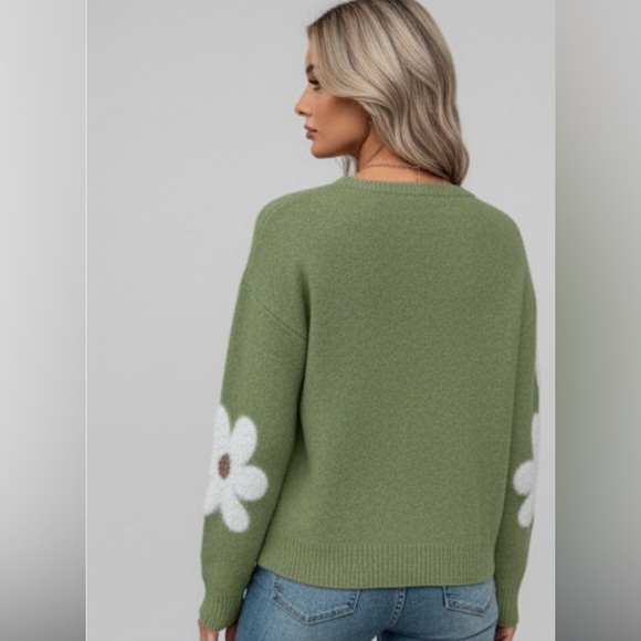 Green Fuzzy Floral Pattern Drop Shoulder Sweater - Picture 4 of 9